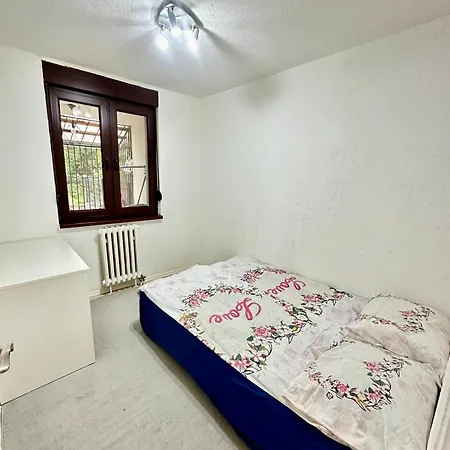 Apartment Dedic With Garden *